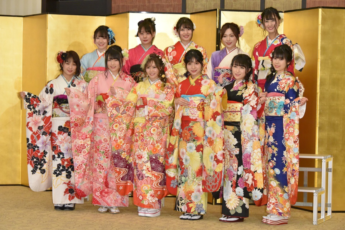 【写真特集】AKBグループ新成人44名が晴れ着姿「AKB48 2019年新成人メンバー成人式記念撮影会」