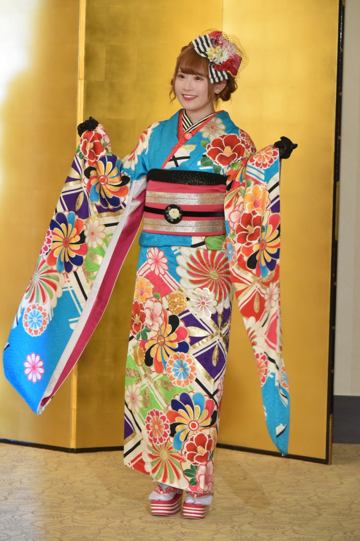【写真特集】AKBグループ新成人44名が晴れ着姿「AKB48 2019年新成人メンバー成人式記念撮影会」
