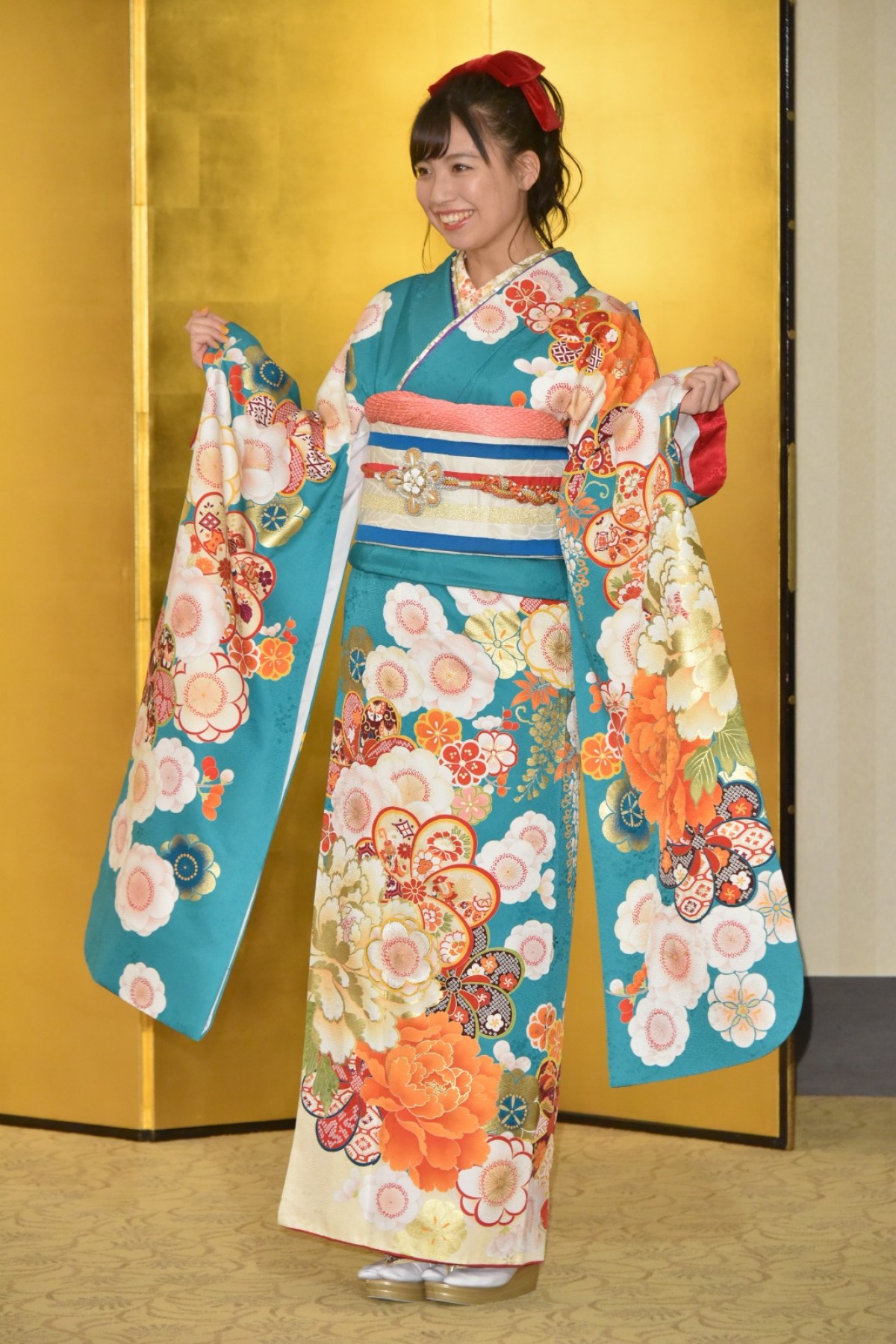 【写真特集】AKBグループ新成人44名が晴れ着姿「AKB48 2019年新成人メンバー成人式記念撮影会」