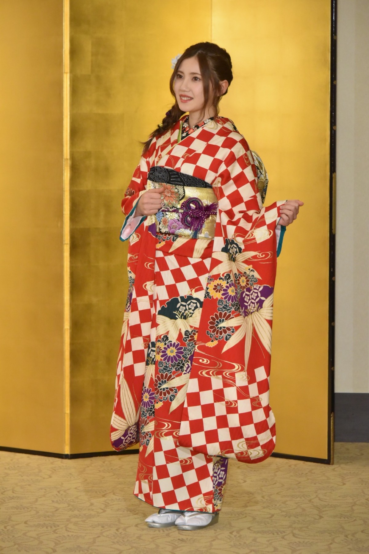 【写真特集】AKBグループ新成人44名が晴れ着姿「AKB48 2019年新成人メンバー成人式記念撮影会」