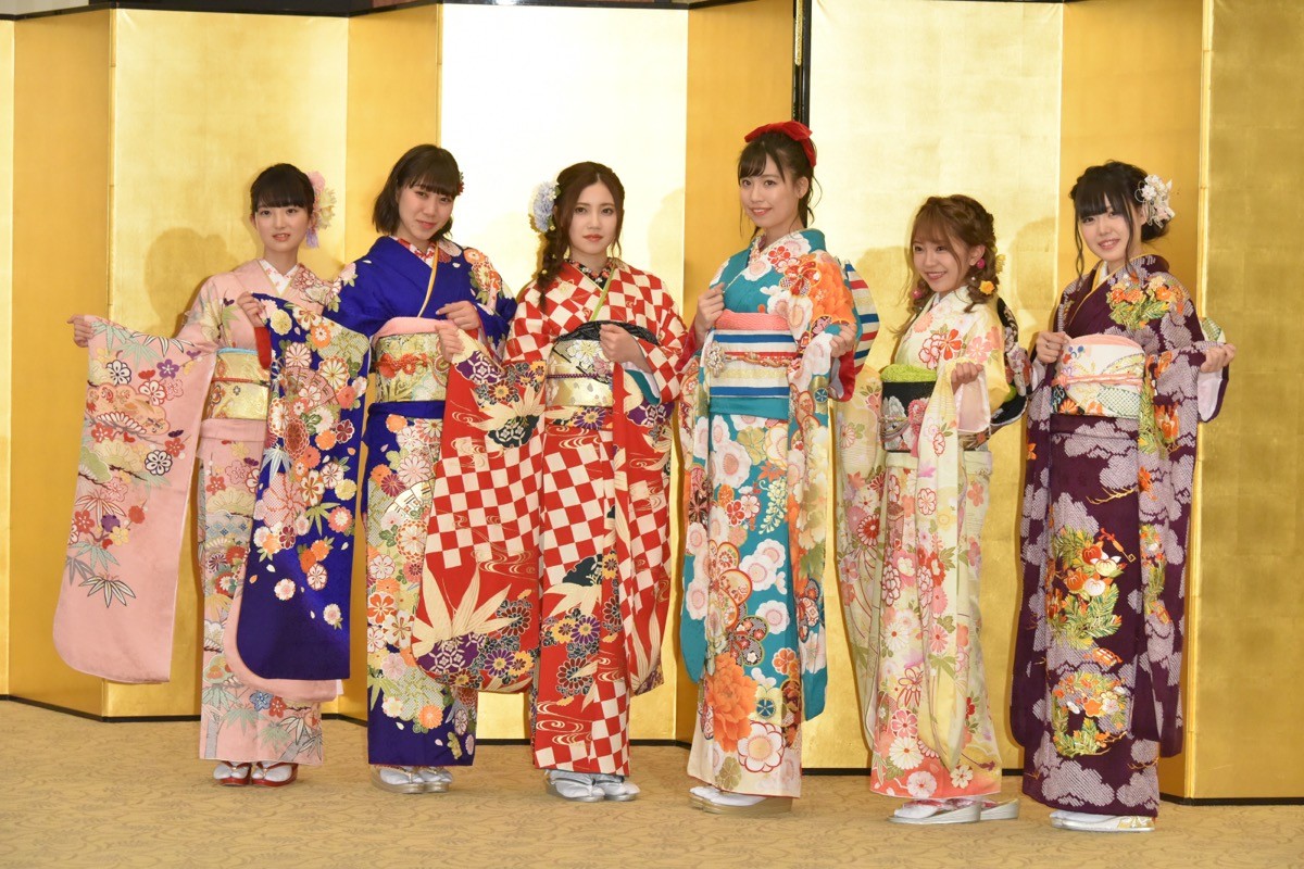 【写真特集】AKBグループ新成人44名が晴れ着姿「AKB48 2019年新成人メンバー成人式記念撮影会」