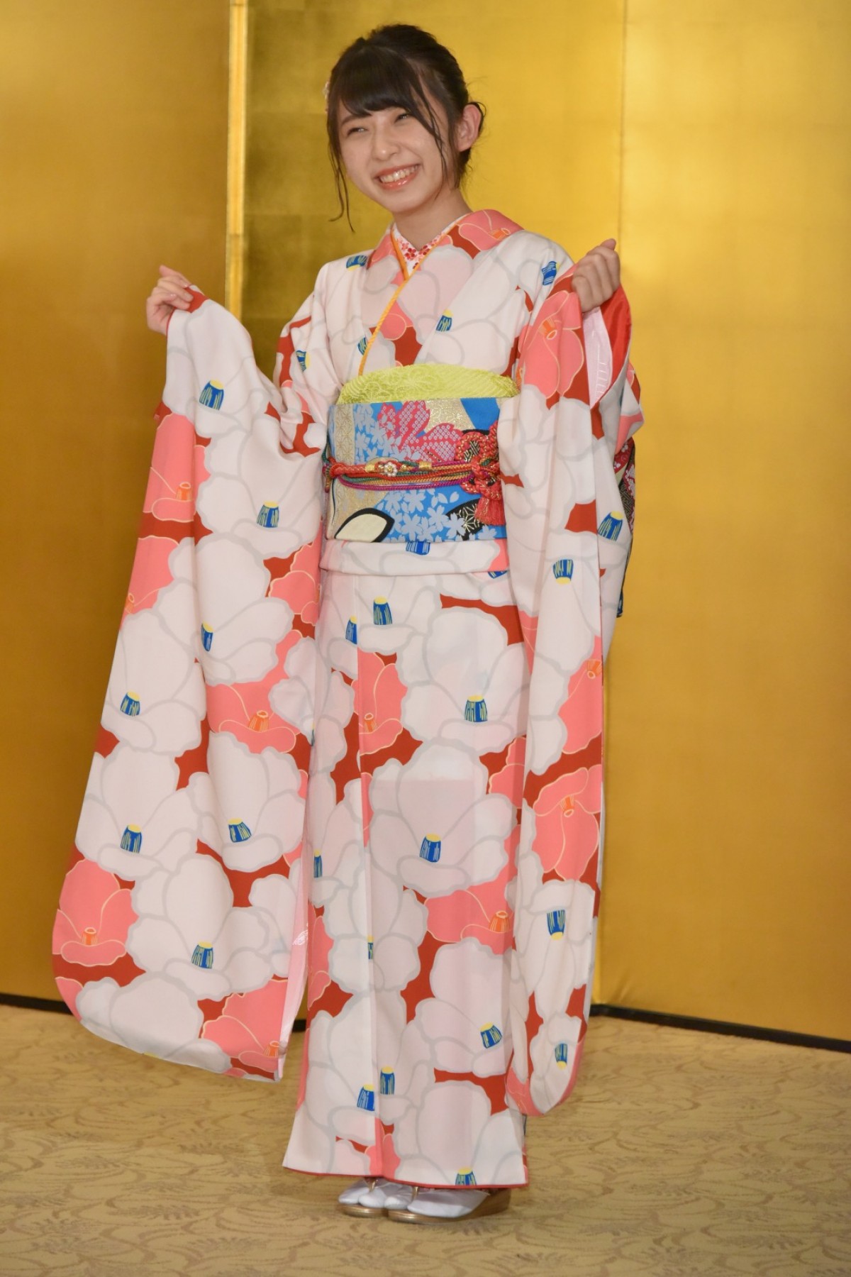 【写真特集】AKBグループ新成人44名が晴れ着姿「AKB48 2019年新成人メンバー成人式記念撮影会」