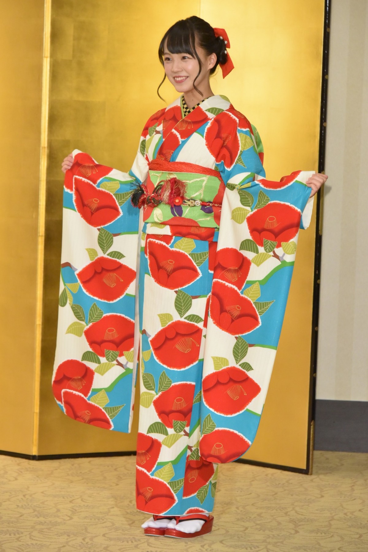 【写真特集】AKBグループ新成人44名が晴れ着姿「AKB48 2019年新成人メンバー成人式記念撮影会」