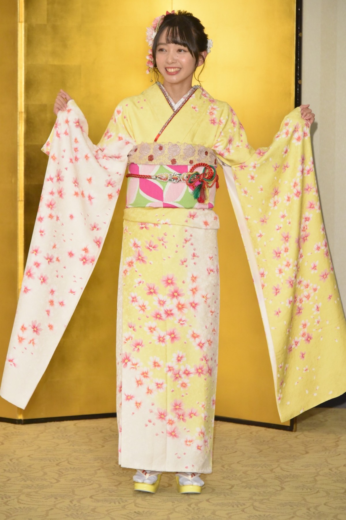 【写真特集】AKBグループ新成人44名が晴れ着姿「AKB48 2019年新成人メンバー成人式記念撮影会」