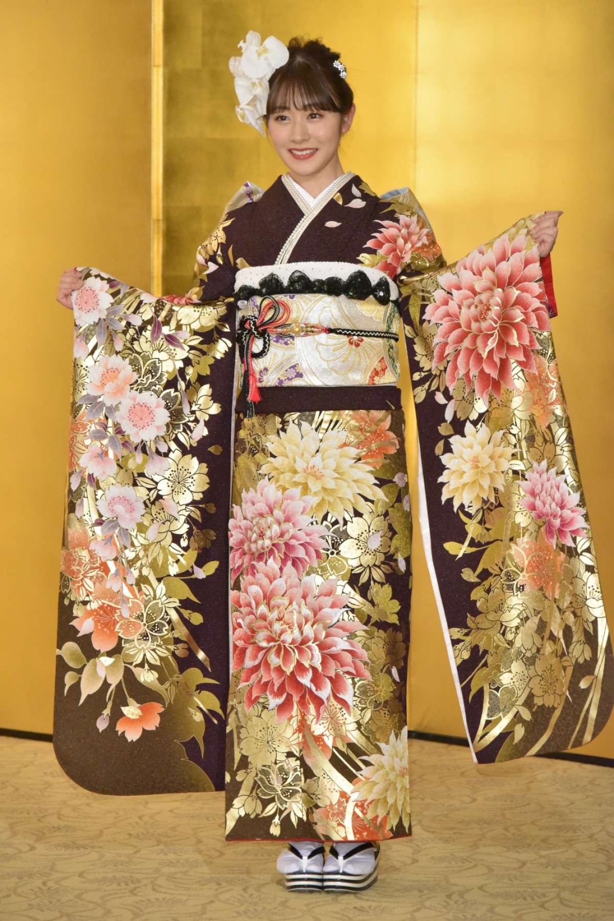 【写真特集】AKBグループ新成人44名が晴れ着姿「AKB48 2019年新成人メンバー成人式記念撮影会」