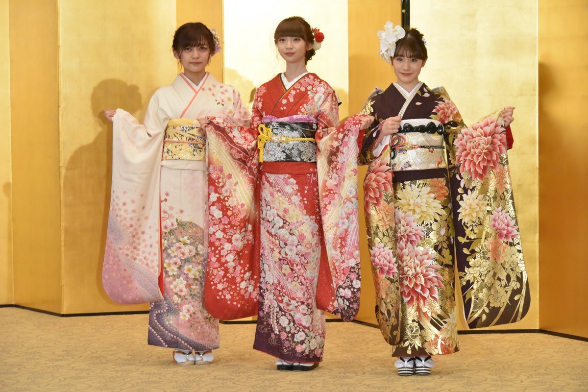 【写真特集】AKBグループ新成人44名が晴れ着姿「AKB48 2019年新成人メンバー成人式記念撮影会」