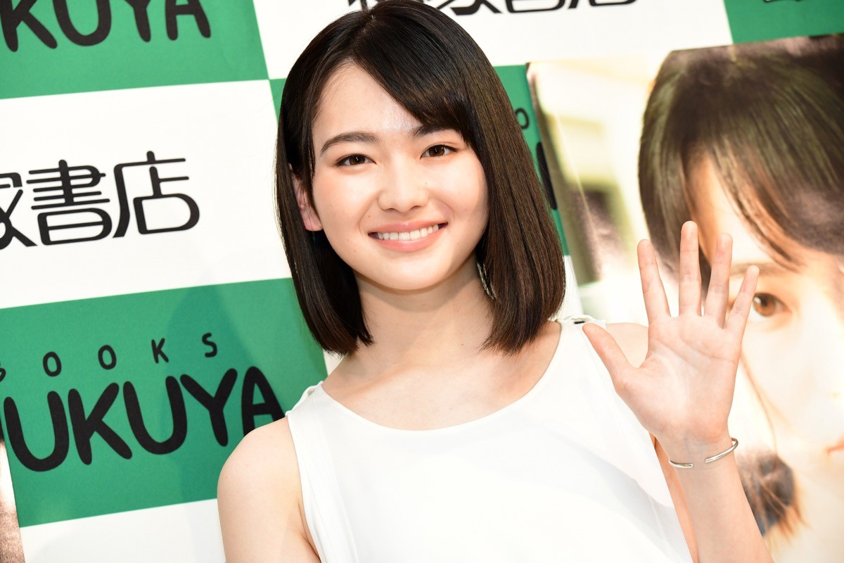 山田杏奈、1st写真集お気に入りは制服姿　尊敬する女優は満島ひかり