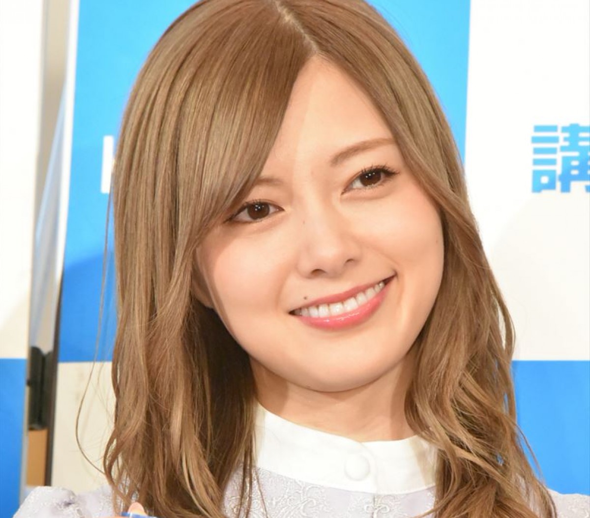 乃木坂46・白石麻衣、保健室で天使の笑顔「とにかく癒されます」