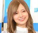 【写真】乃木坂46・白石麻衣、保健室で天使の笑顔「とにかく癒されます」