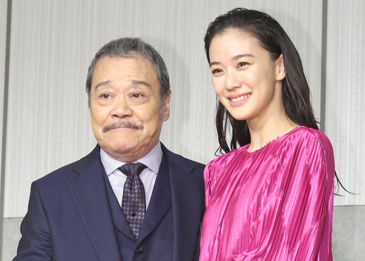 (左から)第42回日本アカデミー賞 優秀賞発表記者会見に登場した西田敏行、蒼井優
