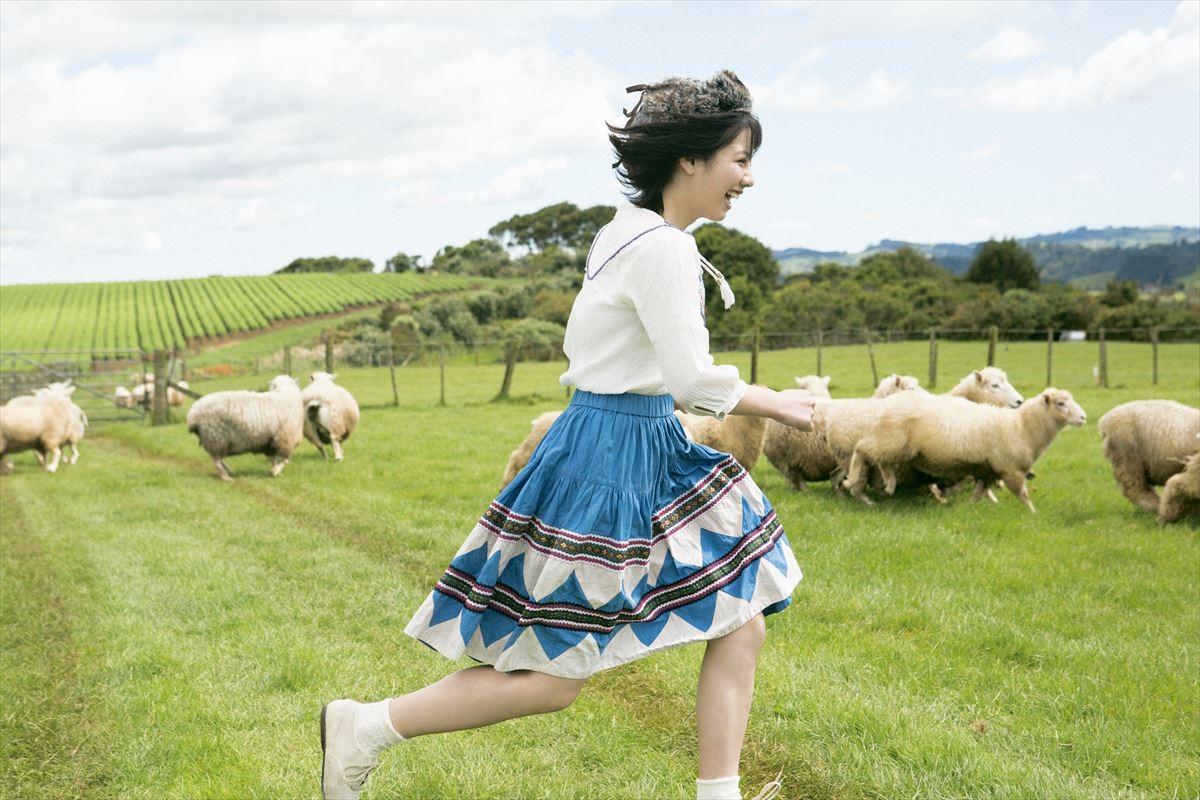 けやき坂46・渡邉美穂、ビキニ姿も披露した初写真集は「307点！」