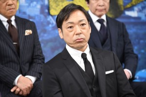 『七つの会議』完成報告記者会見に登場した香川照之