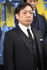 『七つの会議』完成報告記者会見に登場した香川照之