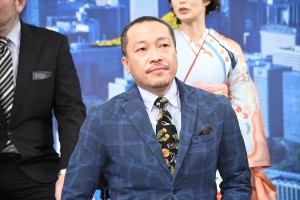 『七つの会議』完成報告記者会見に登場した音尾琢真