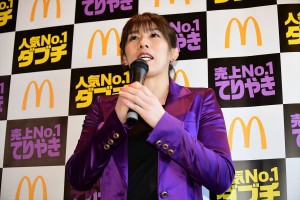 ダブチvsてりやきNo．1対決キャンペーン 1日CEO就任イベントに登場した吉田沙保里