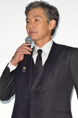 映画『マスカレード・ホテル』初日舞台挨拶に登壇した渡部篤郎