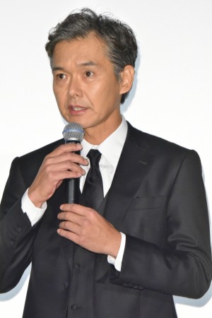 映画『マスカレード・ホテル』初日舞台挨拶に登壇した渡部篤郎