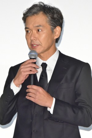 映画『マスカレード・ホテル』初日舞台挨拶に登壇した渡部篤郎