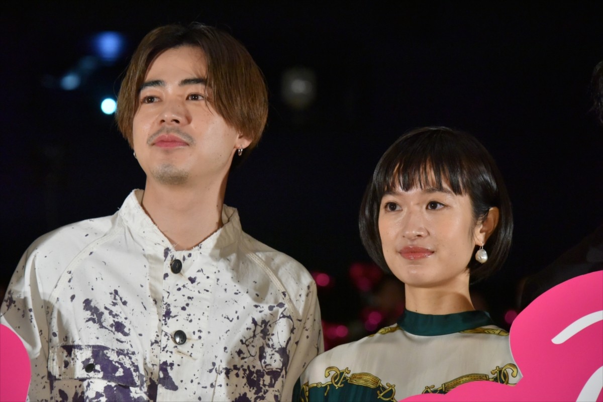 映画『チワワちゃん』公開記念舞台挨拶に登壇した(左から)成田凌と門脇麦