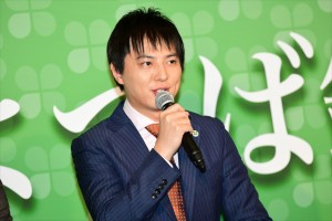 『よつば銀行 原島浩美がモノ申す！～この女（ひと）に賭けろ～』記者会見に登場した塚本高史