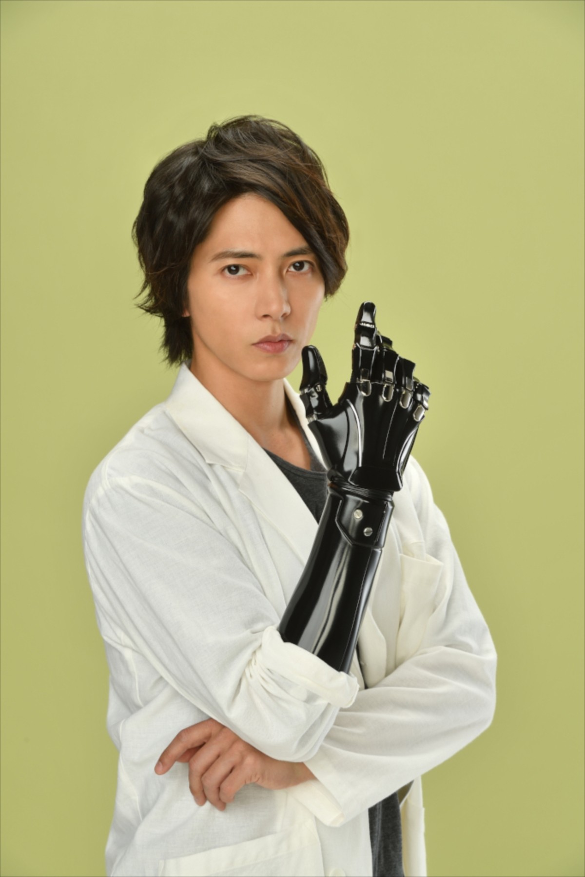 山下智久がロボットハンドの天才科学者に 4月スタート『インハンド』主演