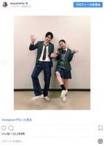 （左から）鈴木仁、堀田真由　※「堀田真由」インスタグラム