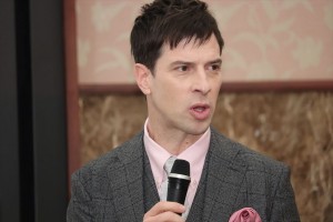 映画『フロントランナー』日本記者クラブ記者会見に登壇したパトリック・ハーラン