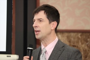 映画『フロントランナー』日本記者クラブ記者会見に登壇したパトリック・ハーラン