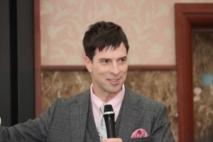 映画『フロントランナー』日本記者クラブ記者会見に登壇したパトリック・ハーラン