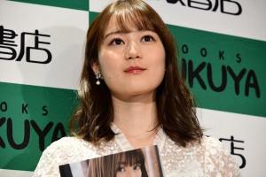 写真集『インターミッション』出版記念お渡し会に登場した生田絵梨花