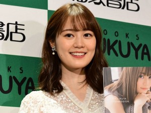 写真集『インターミッション』出版記念お渡し会に登場した生田絵梨花