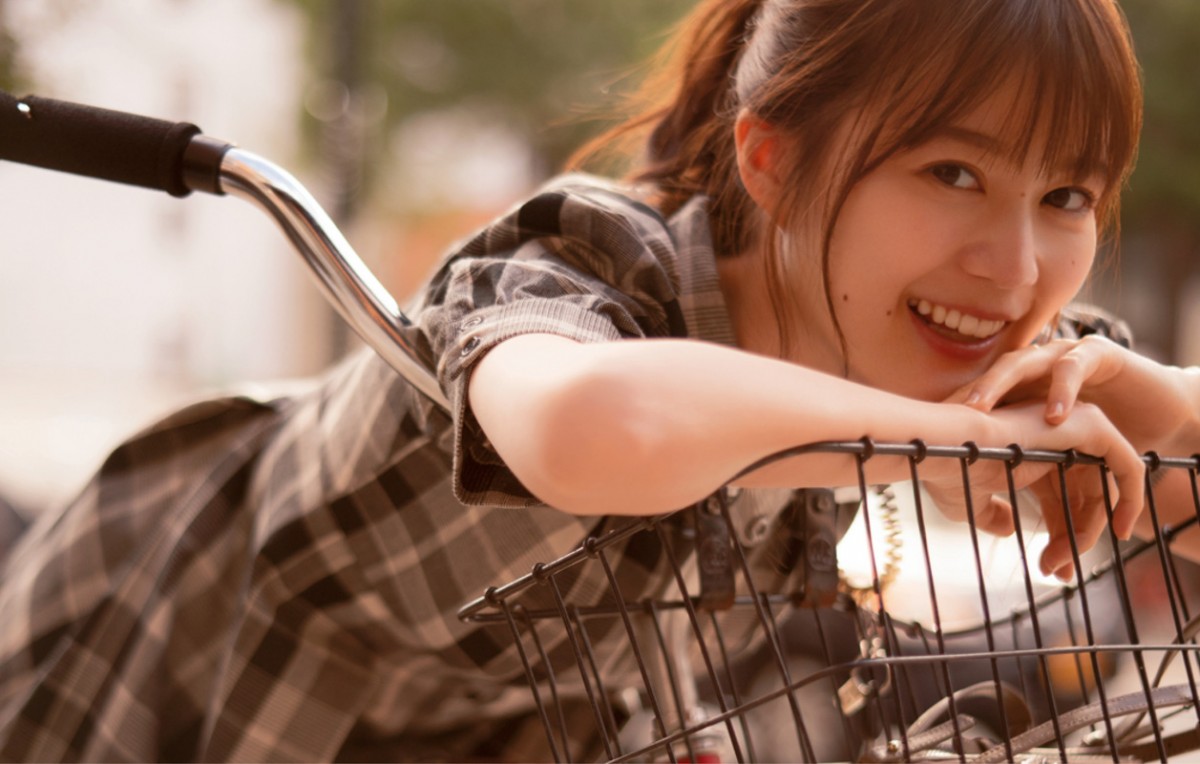 生田絵梨花、セカンド写真集に大満足「22億点です」