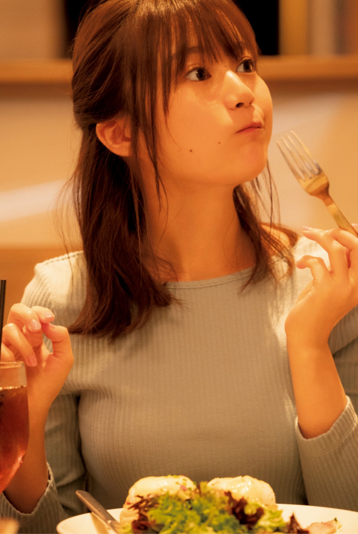 生田絵梨花、セカンド写真集に大満足「22億点です」