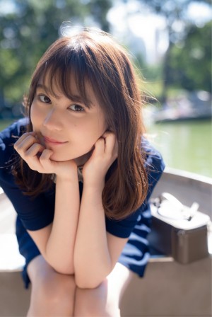 生田絵梨花写真集『インターミッション』（講談社）より