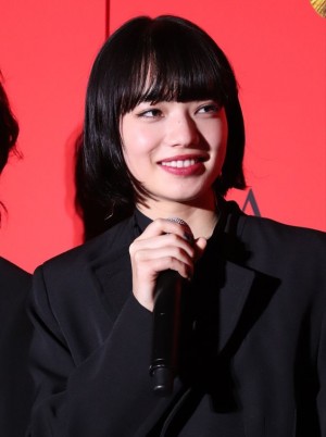 映画『サムライマラソン』完成披露レッドカーペットイベントに登場した小松菜奈