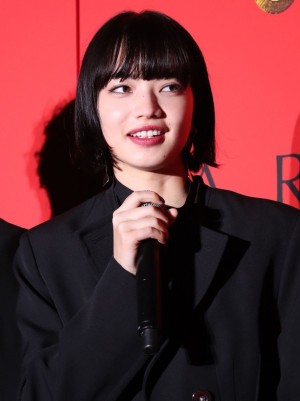 映画『サムライマラソン』完成披露レッドカーペットイベントに登場した小松菜奈