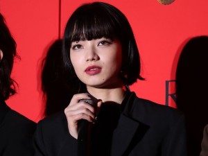 映画『サムライマラソン』完成披露レッドカーペットイベントに登場した小松菜奈