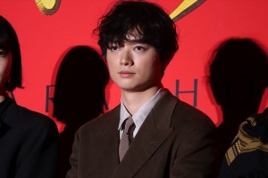 映画『サムライマラソン』完成披露レッドカーペットイベントに登場した染谷将太