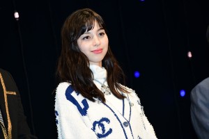 映画『雪の華』ジャパンプレミアに登場した中条あやみ