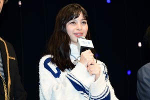 映画『雪の華』ジャパンプレミアに登場した中条あやみ