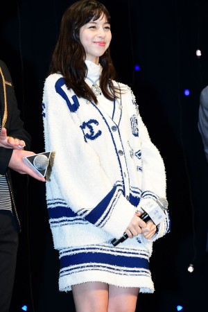 映画『雪の華』ジャパンプレミアに登場した中条あやみ