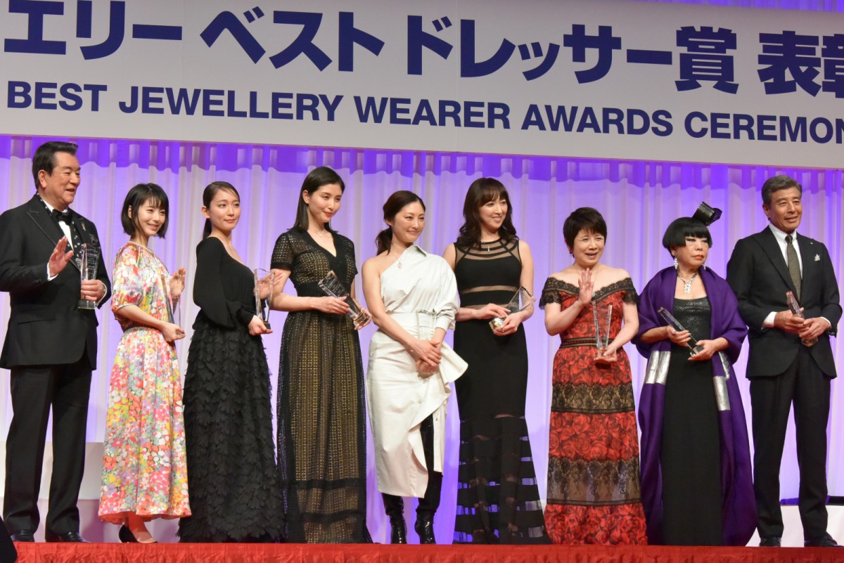 浜辺美波、女優業「頑張る」もお年玉は「しばらくもらうつもり」