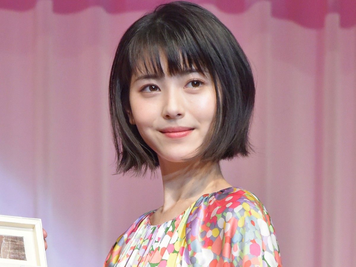 浜辺美波、女優業「頑張る」もお年玉は「しばらくもらうつもり」