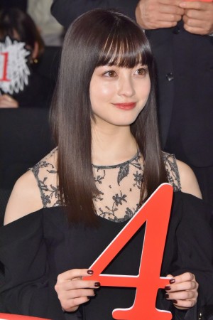 『十二人の死にたい子どもたち』公開記念舞台挨拶に出席した橋本環奈