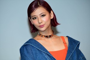「RUMOR ME」ローンチパーティに登場した西内まりや