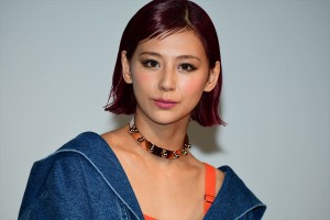 「RUMOR ME」ローンチパーティに登場した西内まりや