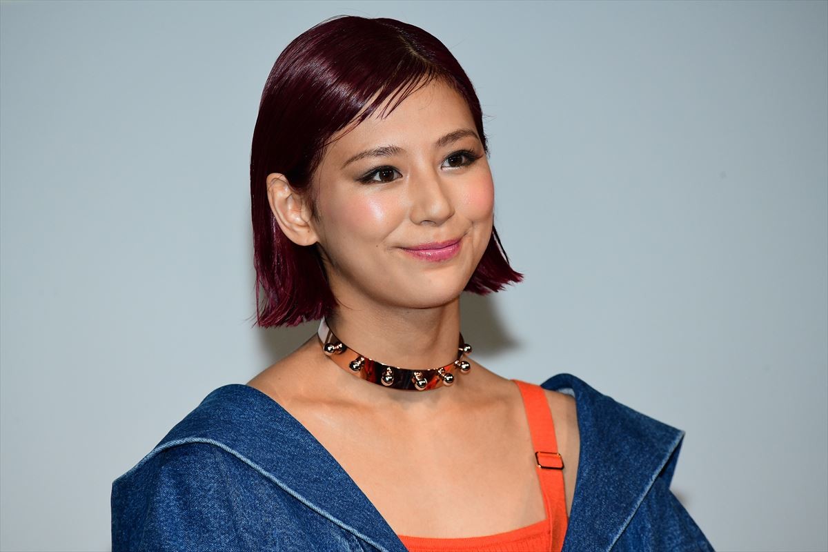 髪色チェンジの西内まりや、心境の変化を明かす「エッジの効いた方が好き」