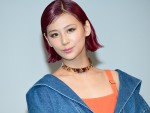 「RUMOR ME」ローンチパーティに登場した西内まりや