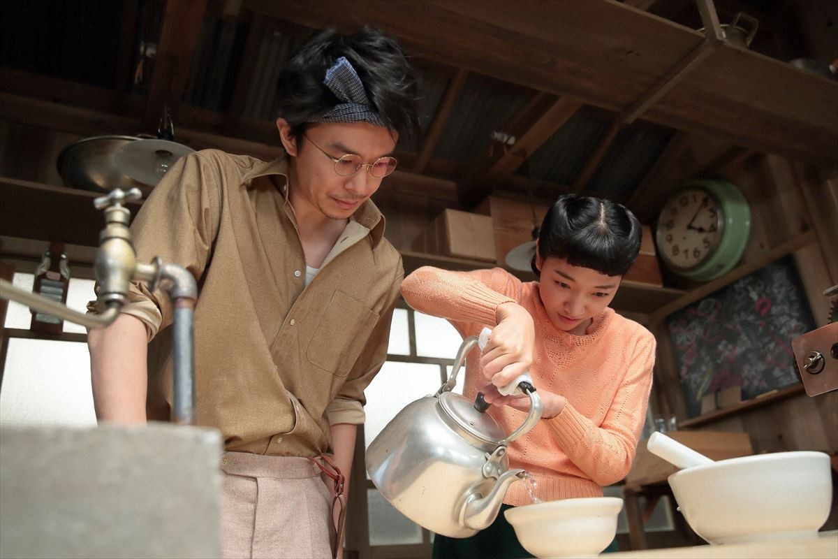 『まんぷく』19週、麺の味付けで悩む萬平  福子は謎のモデルと面会