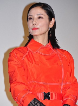 映画『七つの会議』公開初日舞台挨拶に登壇した吉田羊